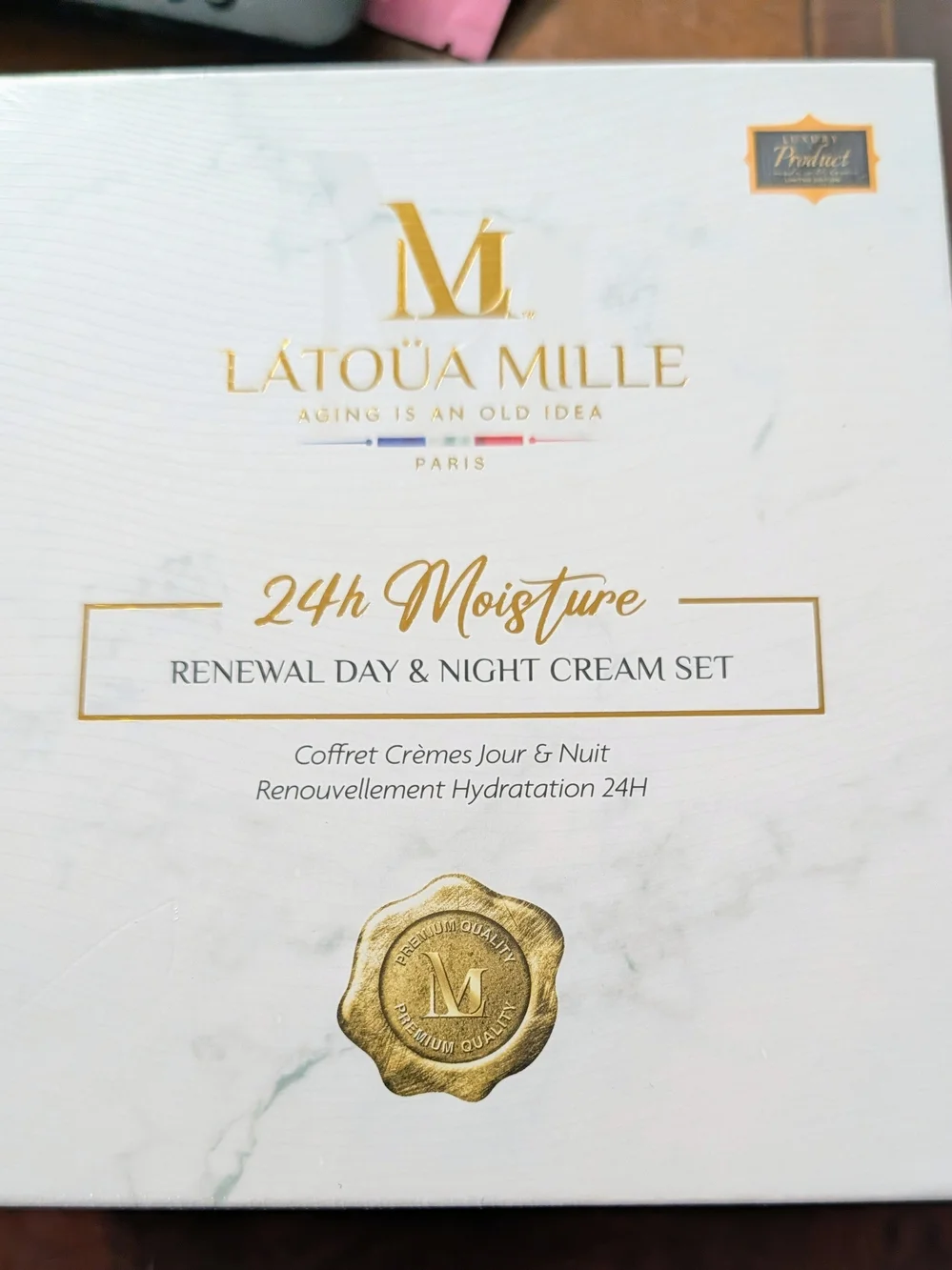 L'ATOUA MILLE 24h Moisture Renewal Day & Night Cream Set - White & Gold